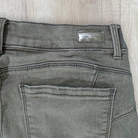 JUICY COUTURE Gray Flaunt It Distressed Sequin Mid Rise Skinny Denim Jeans 10 - Picture 6 of 6